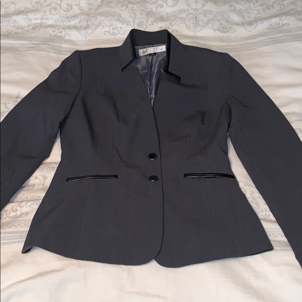 Tahari Blazer
